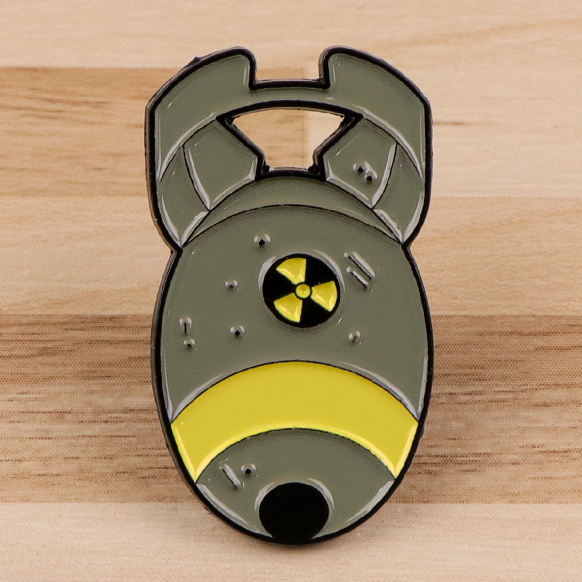 Game Enamel Pins Retro Bomb Ba - Retro Gaming Gif ulasan dan harga